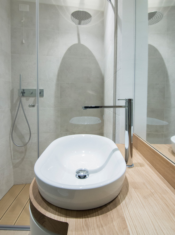 Inspiration for a mid-sized contemporary bathroom remodel in Cagliari