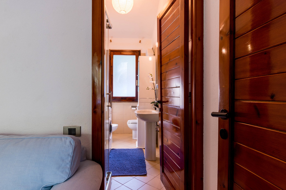 This is an example of a beach style bathroom in Cagliari.