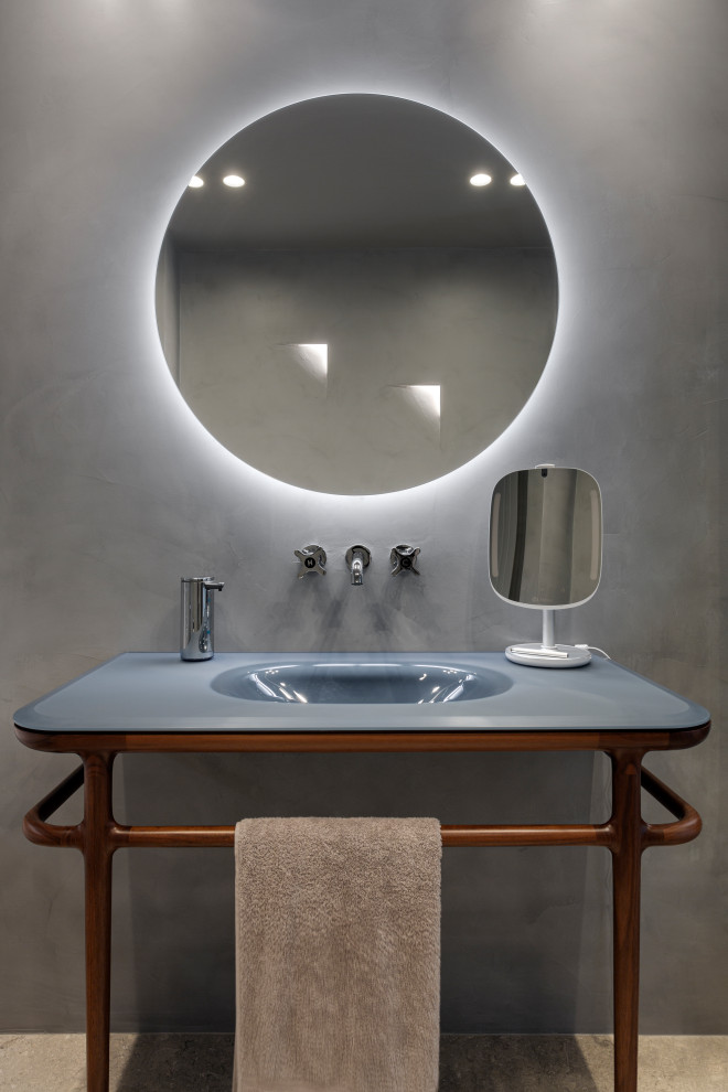 Immagine di una stanza da bagno con doccia contemporanea di medie dimensioni