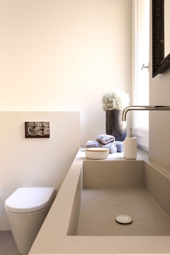 Immagine di un'in muratura stanza da bagno shabby-chic style