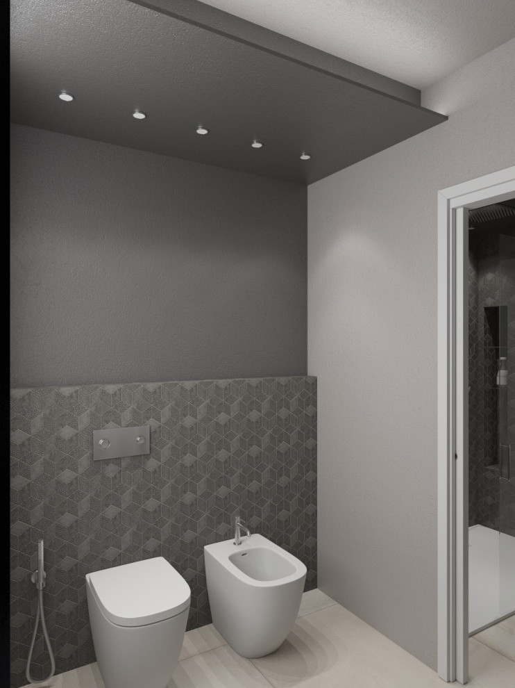 Идея дизайна: большая главная ванная комната в стиле модернизм с фасадами с декоративным кантом, темными деревянными фасадами, раздельным унитазом, серой плиткой, керамогранитной плиткой, столешницей из искусственного камня, белой столешницей, подвесной тумбой, душем без бортиков, серыми стенами, полом из керамогранита, настольной раковиной, серым полом, душем с раздвижными дверями, нишей, тумбой под две раковины и многоуровневым потолком