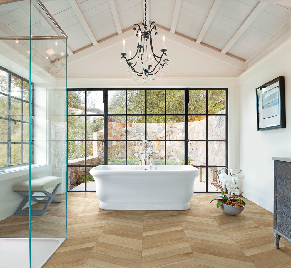 Aménagement d'une salle de bain contemporaine avec des carreaux de porcelaine et un sol en carrelage de porcelaine.
