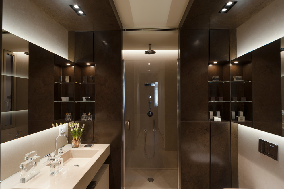 Design ideas for a contemporary bathroom in Venice.