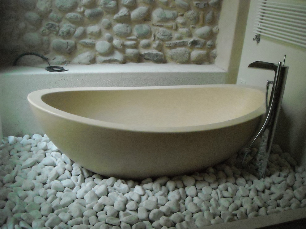 Foto di una stanza da bagno padronale design con doccia aperta