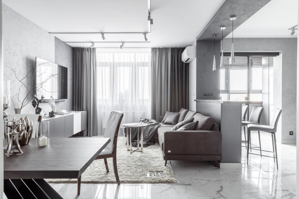 Große Moderne Wohnküche mit grauer Wandfarbe, Marmorboden, weißem Boden, eingelassener Decke und Tapetenwänden in Sonstige