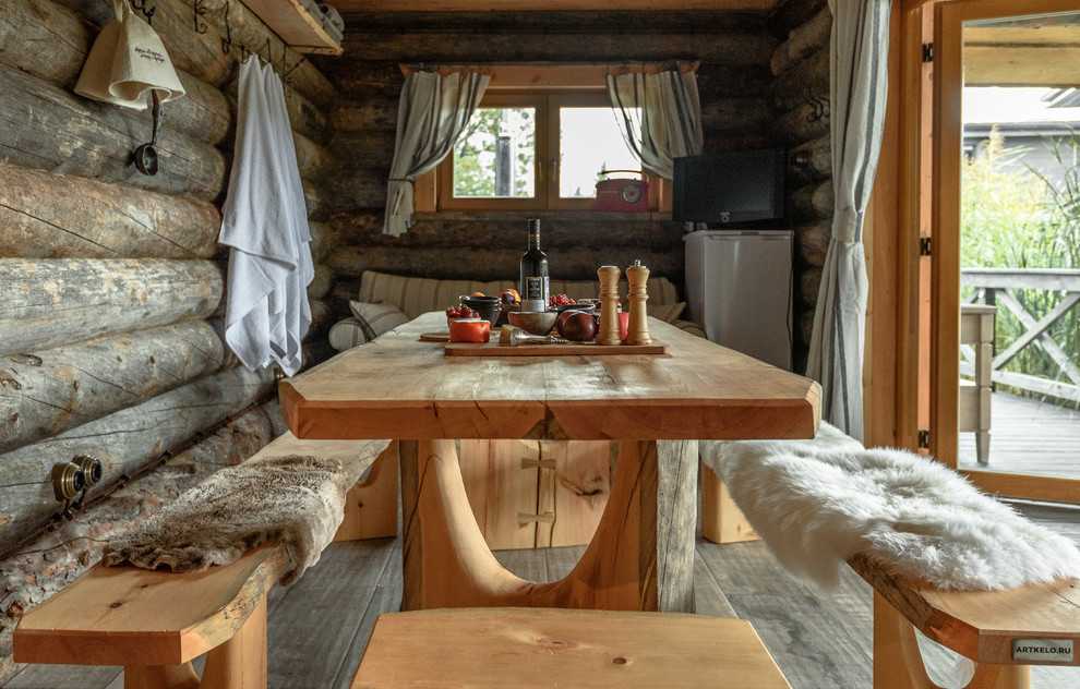 Rustic dining room in Moscow.