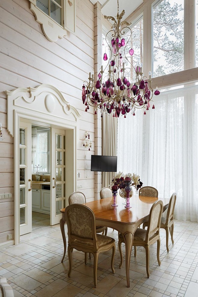 Источник вдохновения для домашнего уюта: столовая в классическом стиле с белыми стенами