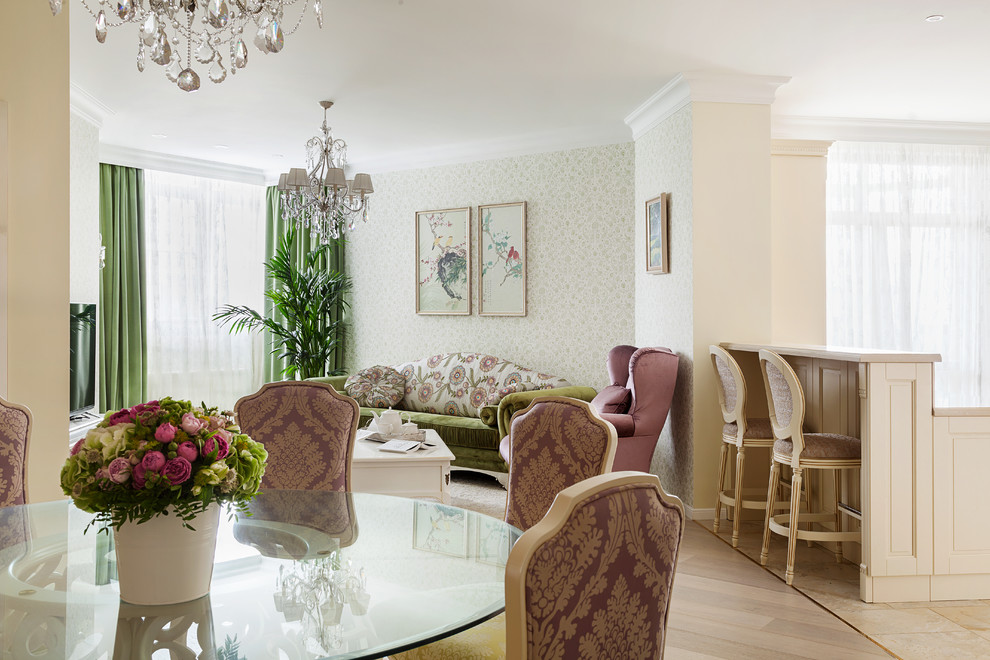 Идея дизайна: гостиная-столовая в классическом стиле с белыми стенами и светлым паркетным полом