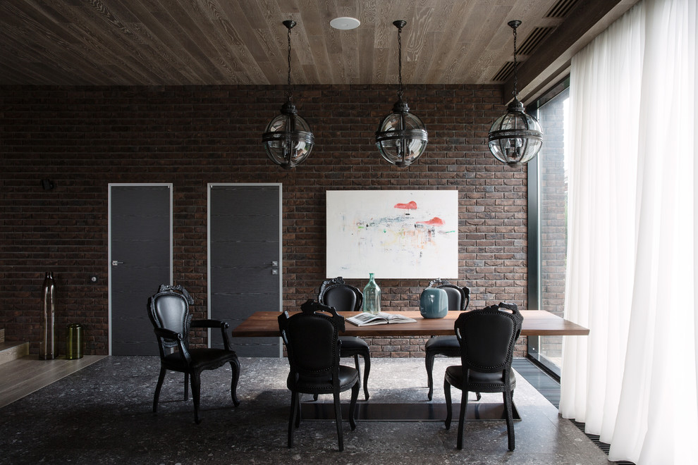Idee per un'ampia sala da pranzo aperta verso la cucina minimal con pareti marroni, pavimento in marmo, nessun camino e pavimento grigio