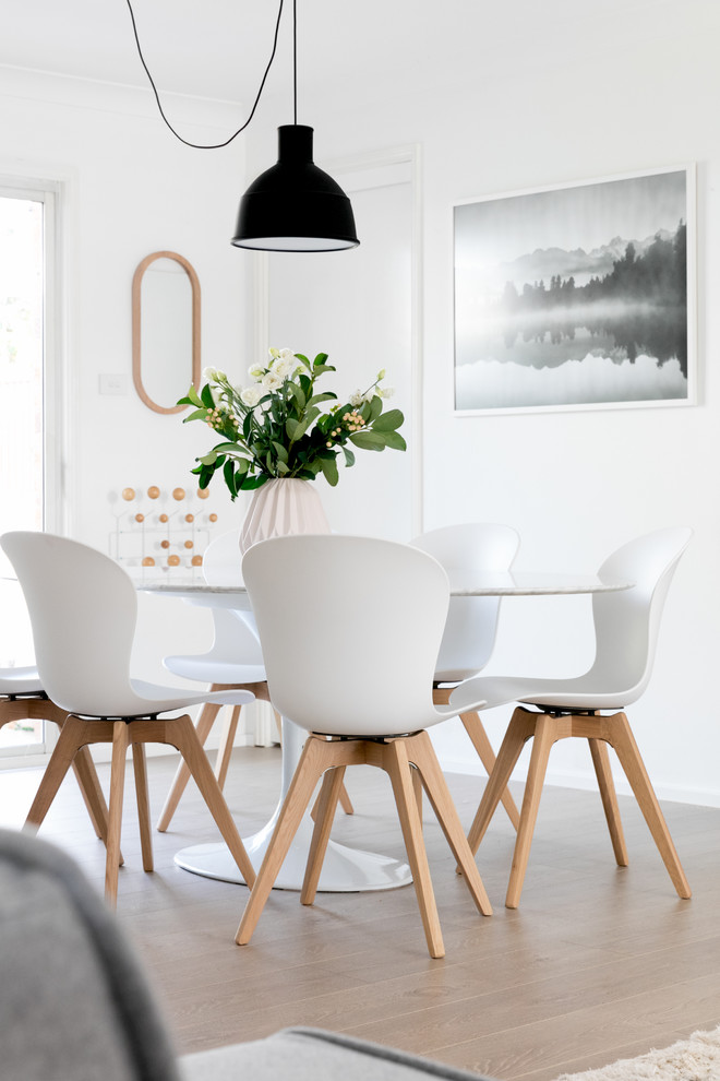 Inspiration for a scandinavian dining room remodel in Moscow