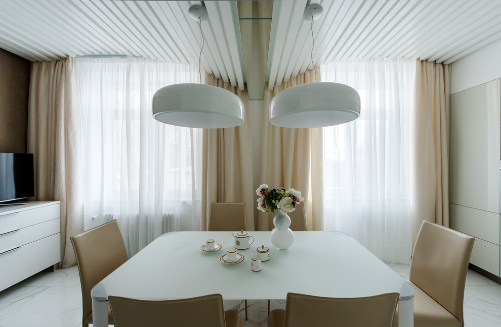 Inspiration for a contemporary dining room in Moscow.