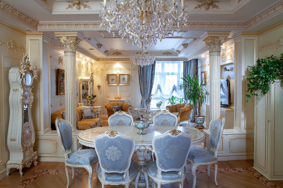 Dining room in Moscow.