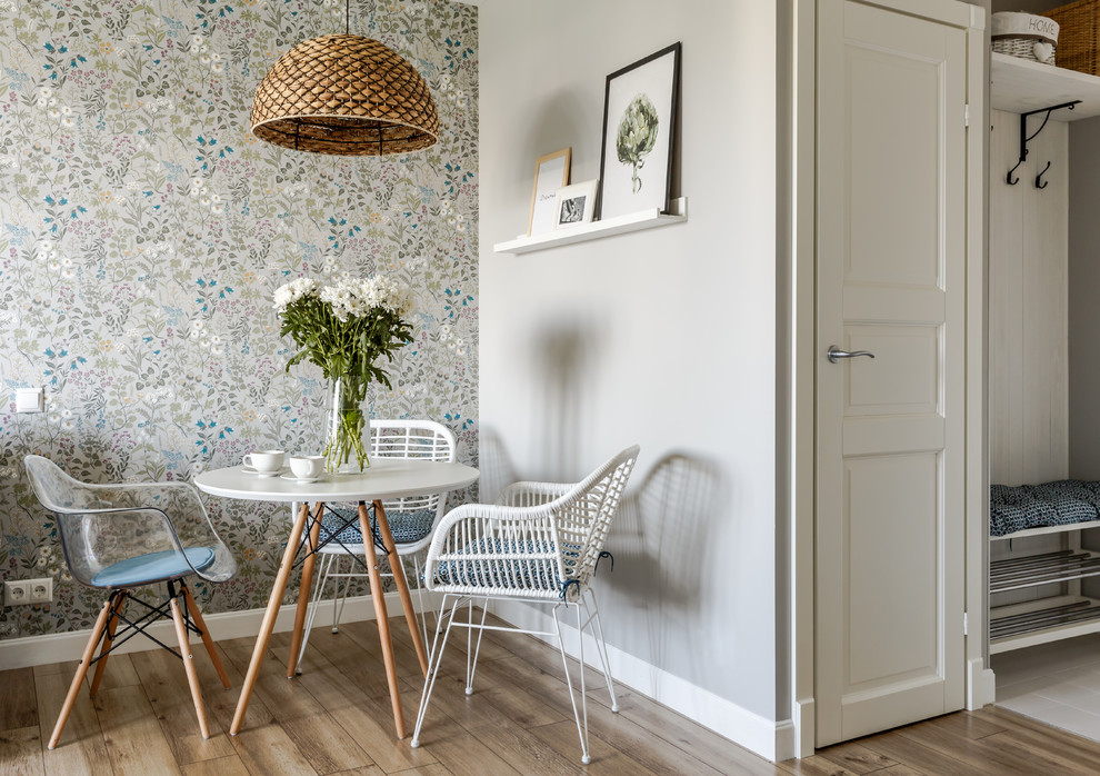 Design ideas for a scandi dining room in Moscow.