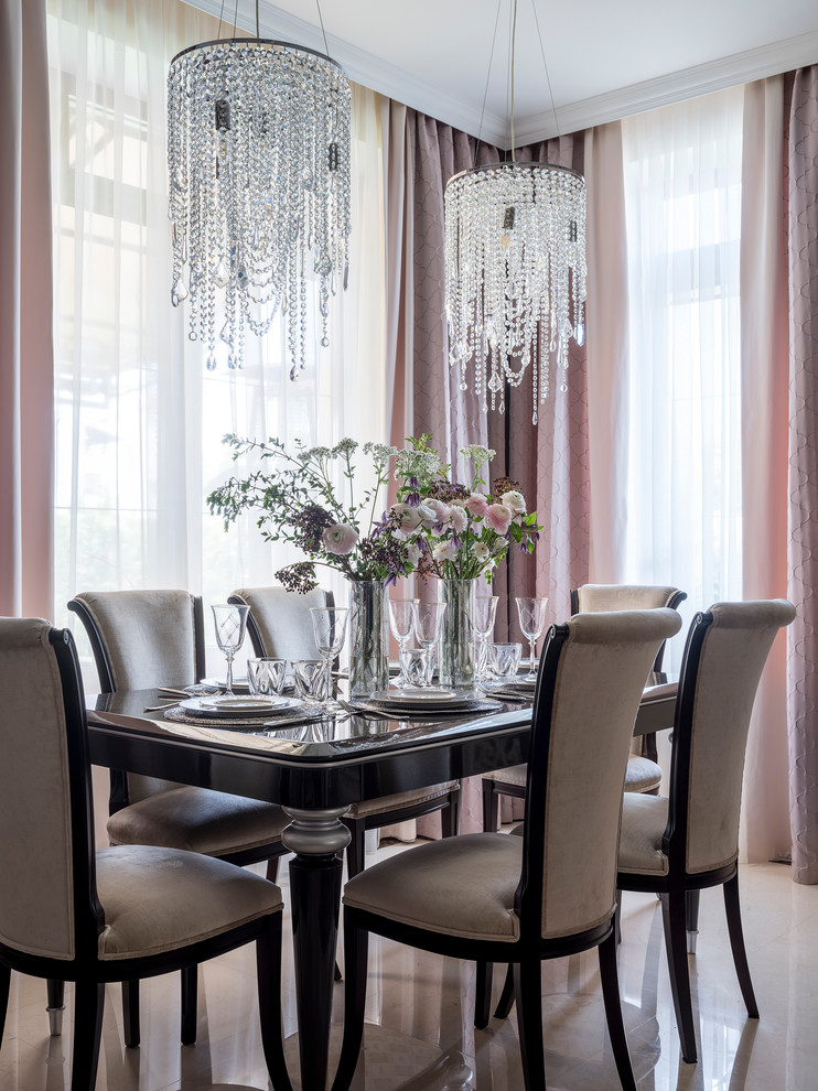 Example of a transitional dining room design in Moscow
