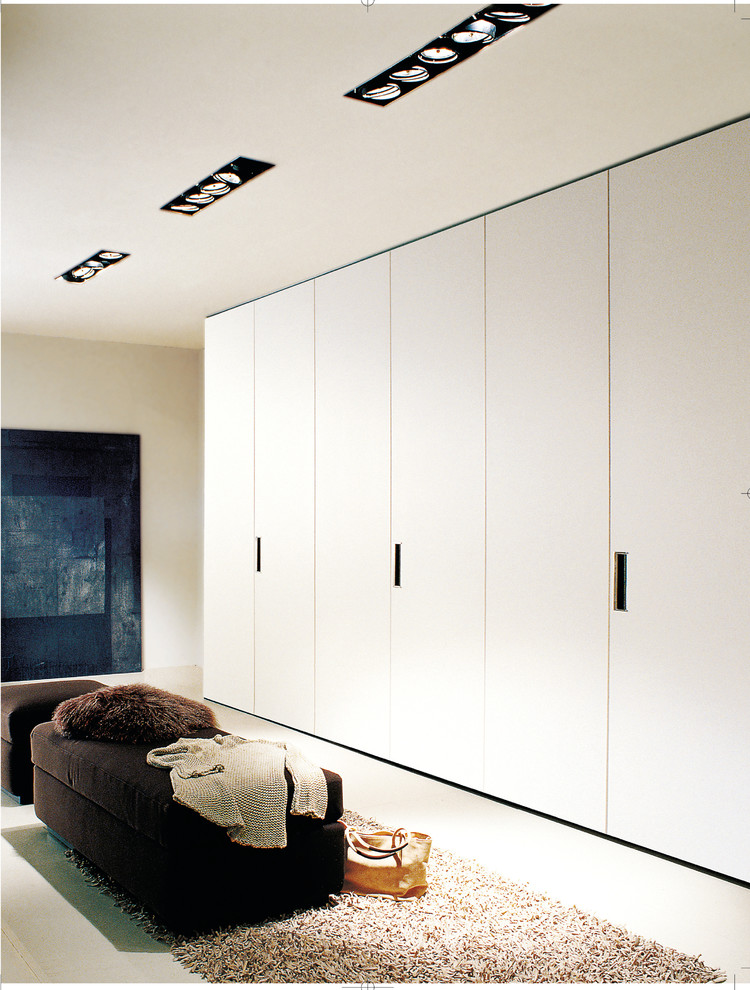Example of a mid-sized minimalist closet design in Brisbane