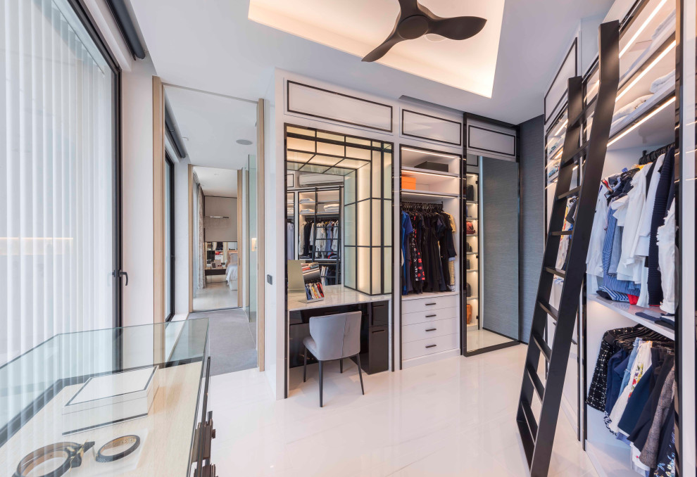 Inspiration for a contemporary wardrobe in Singapore.
