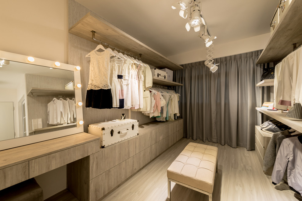 Design ideas for a contemporary wardrobe in Singapore.