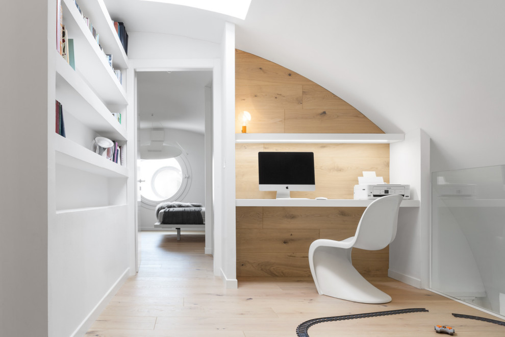 Источник вдохновения для домашнего уюта: кабинет в стиле модернизм