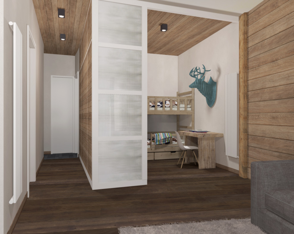 Rustikales Arbeitszimmer mit Studio, weißer Wandfarbe, dunklem Holzboden, freistehendem Schreibtisch und Holzdecke in Mailand