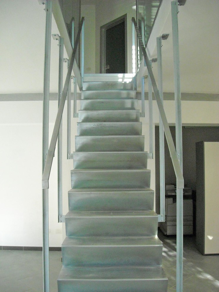 Cette image montre un escalier urbain.