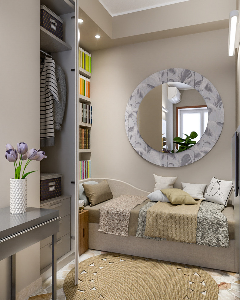 Cette image montre un petit bureau design avec une bibliothèque ou un coin lecture, un mur beige, un sol en marbre, un bureau indépendant et un sol multicolore.