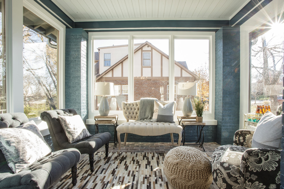 Esempio di una veranda chic con soffitto classico e pavimento multicolore