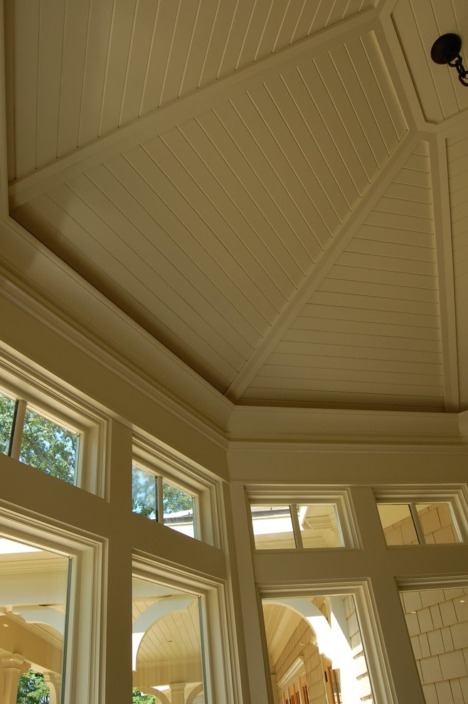 Immagine di una veranda chic di medie dimensioni con nessun camino e soffitto classico