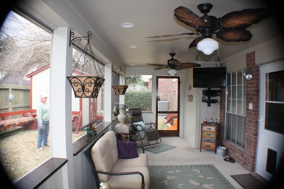 Picture of Bayou Bend Screen Patio and Fire Pit - Traditional - Sunroom - Houston ...