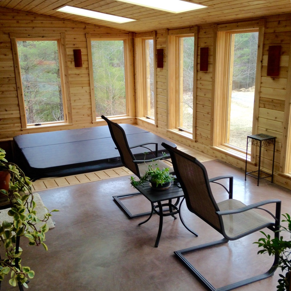 Mid-sized mountain style light wood floor sunroom photo in Burlington with no fireplace and a skylight