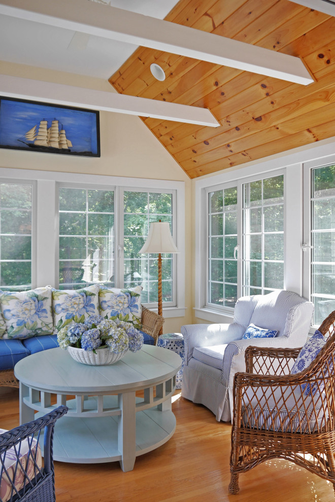 Inspiration for a medium sized rural conservatory in DC Metro with dark hardwood flooring and a standard ceiling.