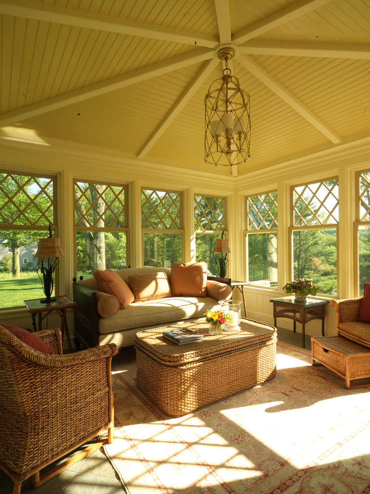 Источник вдохновения для домашнего уюта: большая терраса в классическом стиле с стандартным потолком без камина