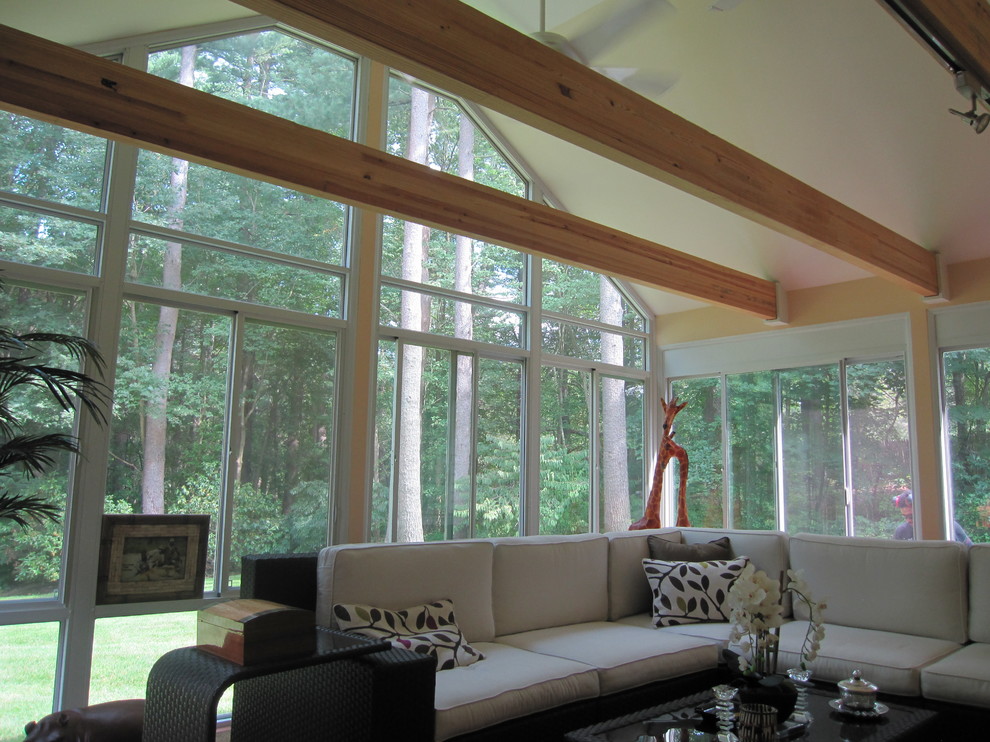 Immagine di una grande veranda chic con soffitto classico