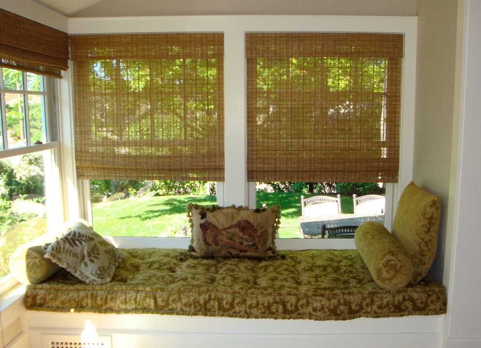 Immagine di una piccola veranda bohémian con soffitto classico
