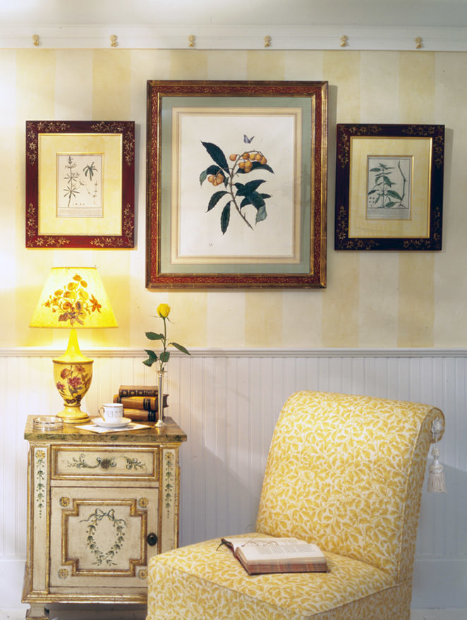 Cette image montre une petite véranda traditionnelle avec parquet peint et un plafond standard.