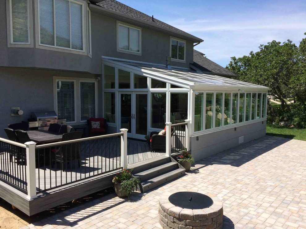 Design ideas for a classic conservatory in Vancouver.