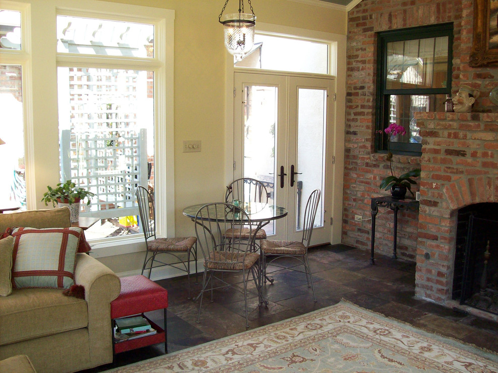 This is an example of a large traditional conservatory in Dallas.