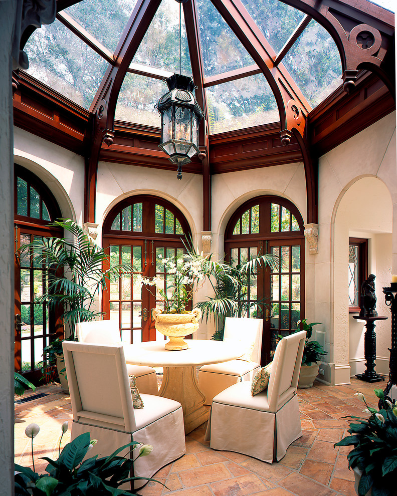 Design ideas for a classic conservatory in Los Angeles.