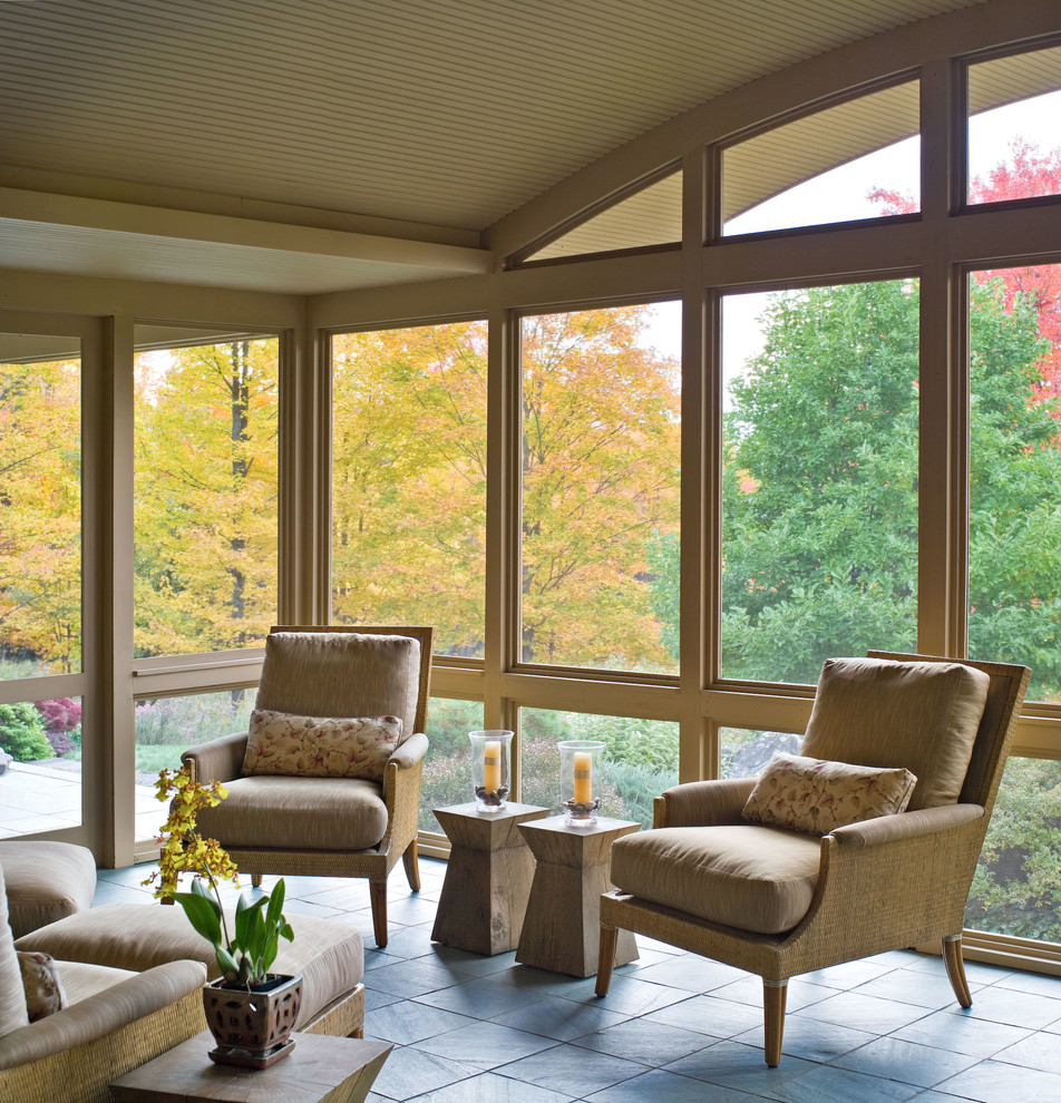 Inspiration for a classic conservatory in Burlington.