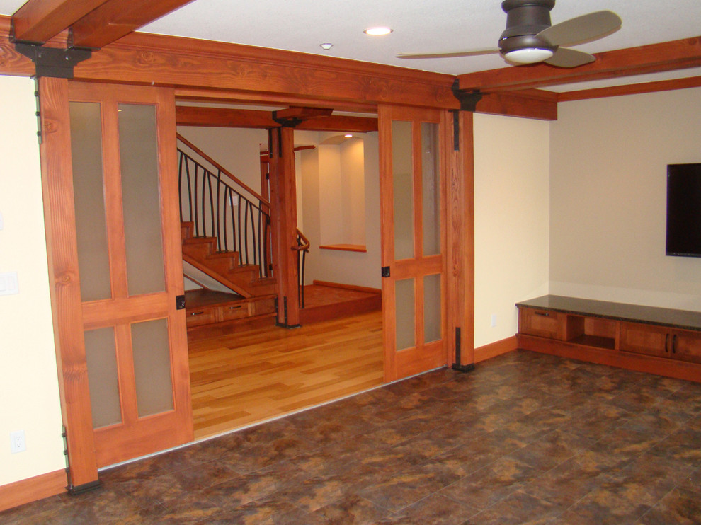 Immagine di una veranda american style di medie dimensioni con pavimento con piastrelle in ceramica, nessun camino e soffitto classico