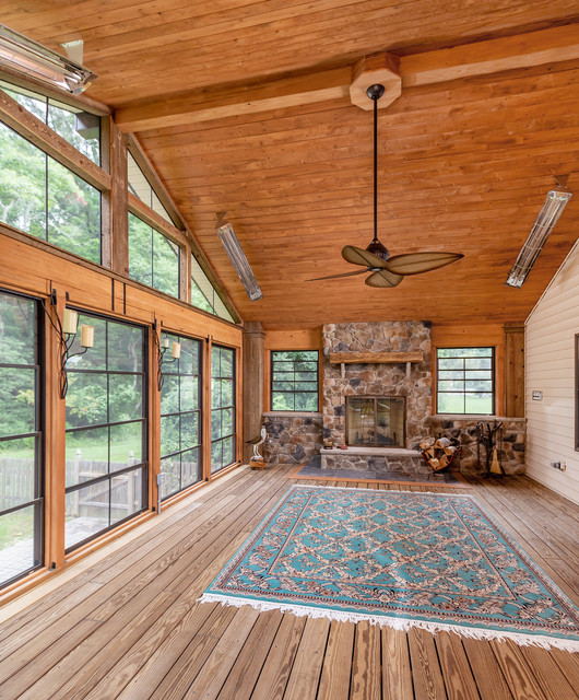 Mullica Hill - Three-season room with Fireplace - Rustikal