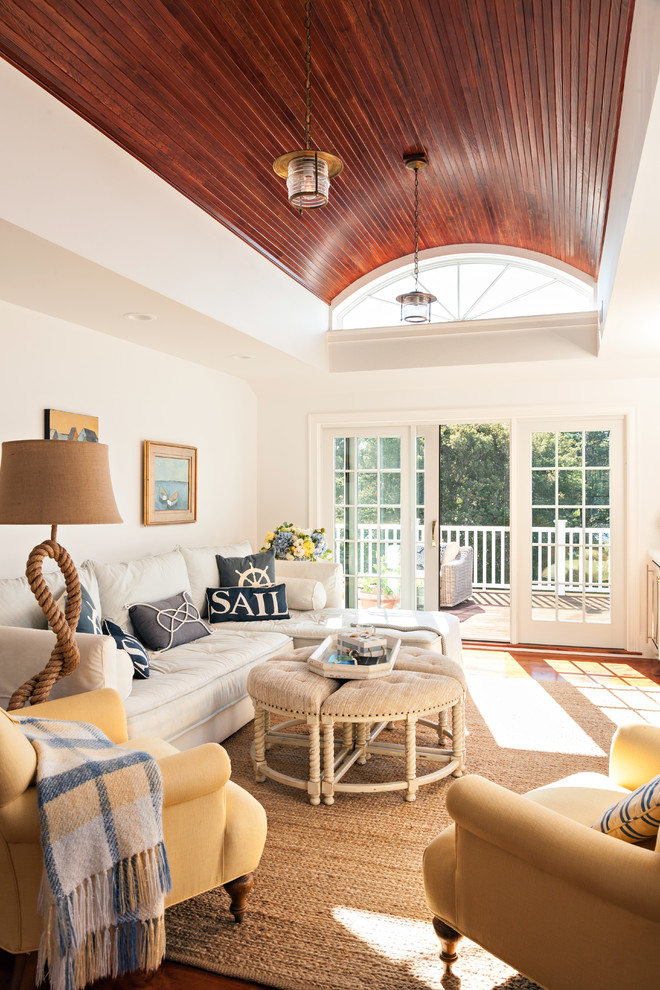 Foto di una veranda stile marinaro con soffitto classico