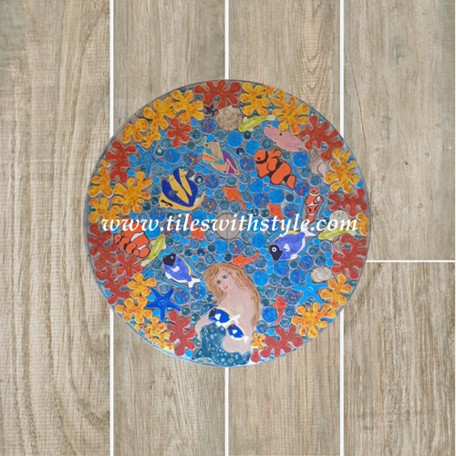 На фото: терраса в стиле кантри с полом из керамической плитки и синим полом с