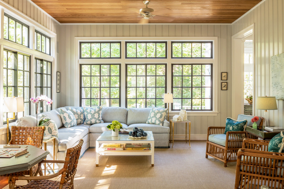 Foto di una veranda stile marinaro di medie dimensioni con moquette, nessun camino, soffitto classico e pavimento beige