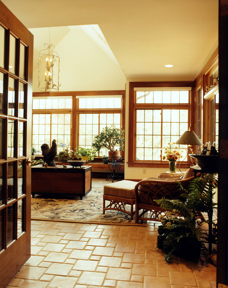 Inspiration för ett mellanstort vintage uterum, med klinkergolv i keramik, takfönster och beiget golv