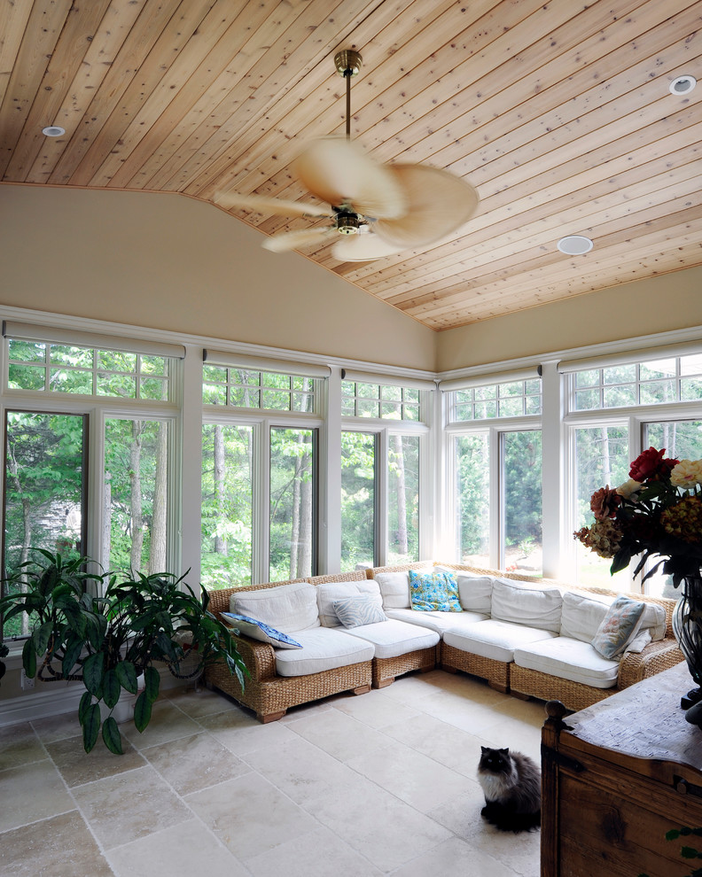 Ispirazione per una veranda tradizionale di medie dimensioni con soffitto classico e pavimento con piastrelle in ceramica