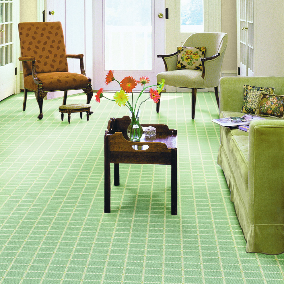 Idéer för ett mellanstort klassiskt uterum, med heltäckningsmatta och grönt golv