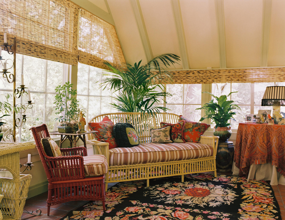 Inspiration för ett vintage uterum, med klinkergolv i terrakotta och tak