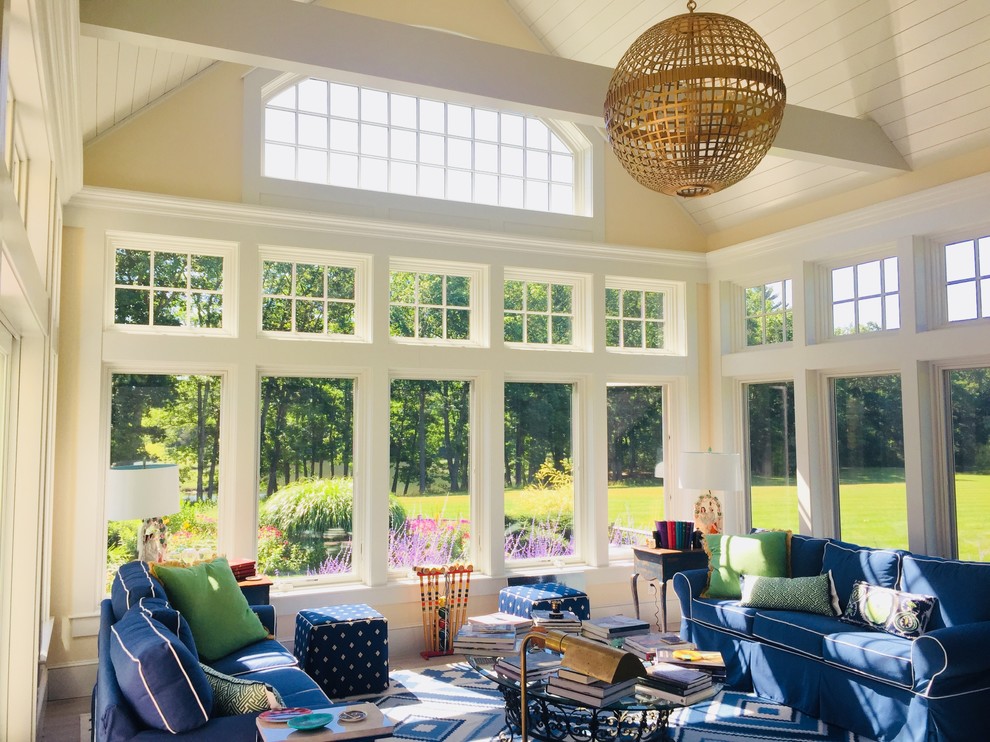 Immagine di una veranda chic con soffitto classico e pavimento blu