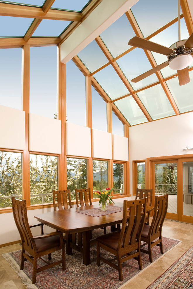 Foto di una veranda classica con soffitto in vetro