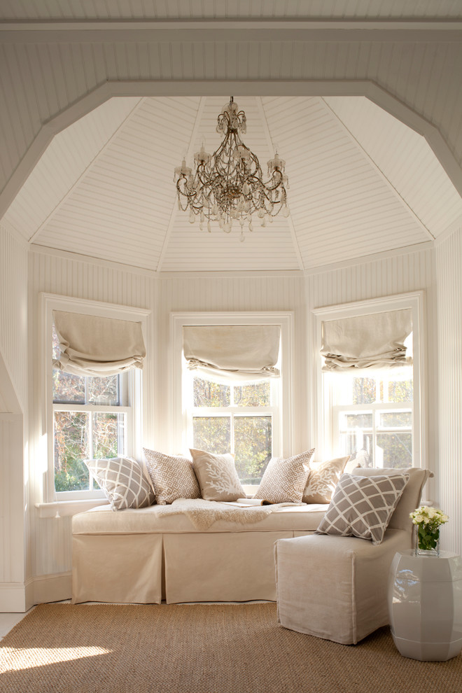 This is an example of a classic conservatory in Vancouver with a standard ceiling.
